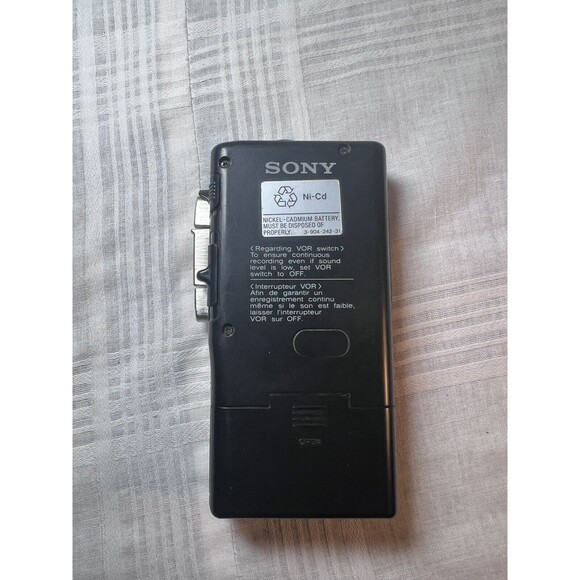 SONY V-O-R M-677V Microcassette Recorder - Picture 3 of 4